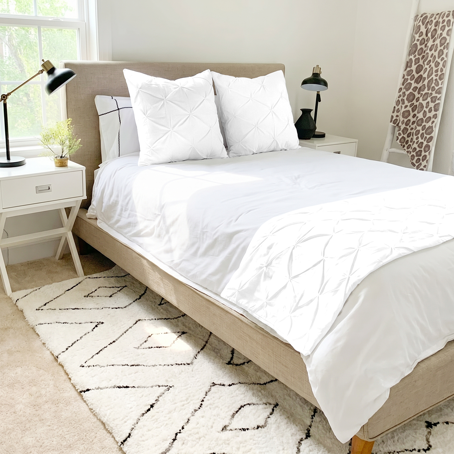 White Pinch Bed Runner